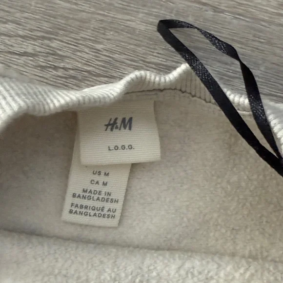 H&M Sweatshirt - Picture 3 of 5